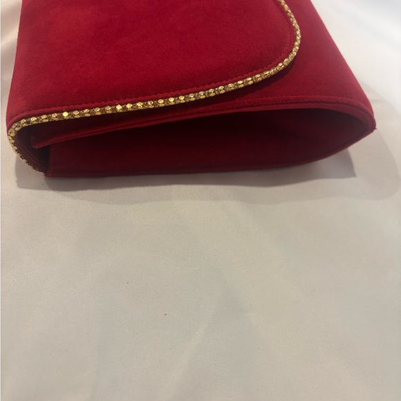 Vintage Stuart Weitzman “Chain Swirl” Red Suede Clutch - Picture 7 of 10